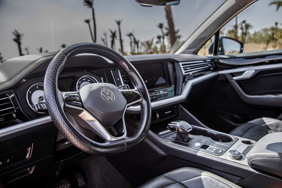 Louez la Volkswagen Touareg 2022 pour une Aventure sans Limites