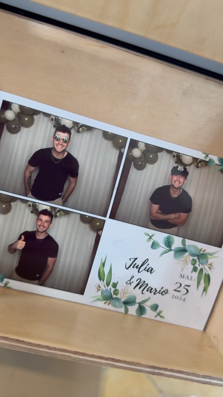 We said YES!!! ❤️
Wenn geheiratet wird, darf eine Fotobox nicht fehlen! 😜
Auch im Bezirk Krems in Niederösterreich durften wir bereits zahlreiche Hochzeiten und andere Veranstaltungen begleiten. 🥰
Neben Erinnerungsfotos aus unserer Fotobox mit Sofortdrucker, bekommt man mit einer Fotobox reichlich Unterhaltung für Ihre Gäste. 😌
Wer unseren Service noch nicht genießen durfte, sollte sich das nicht entgehen lassen. 🥰
#hochzeit #fotoboxmieten #niederösterreich #eventplanner #hochzeitsinspiration