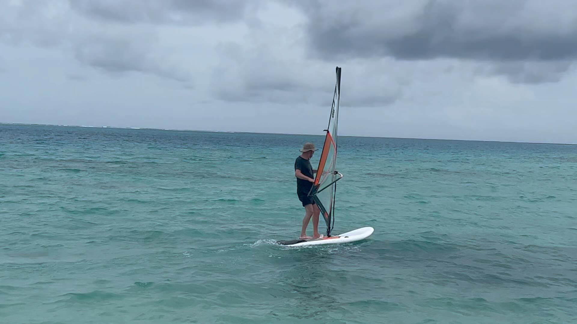 Op een deur met een stormzeiltje lukt het nog wel….