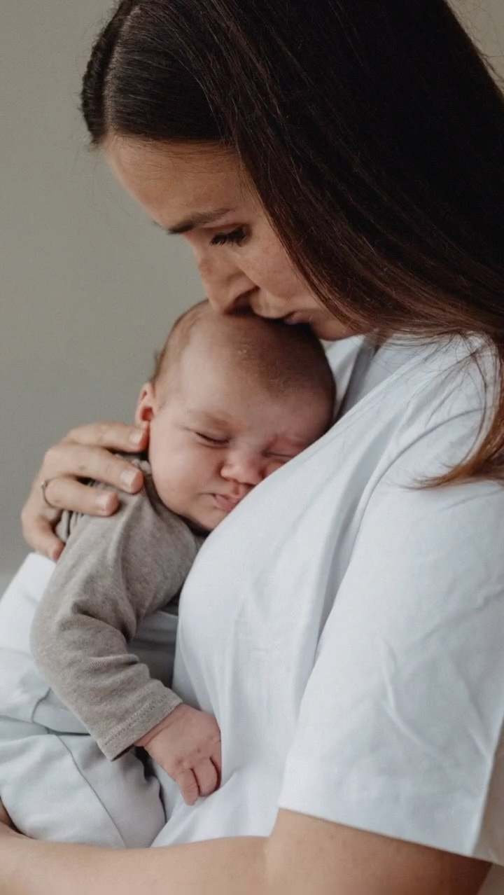 Zwischen all den Hochzeiten hier ein bisschen Babyzauber für euch 🪄
#Hochzeitsfotograf #Paarshooting #Familienfotograf #Newborn #newbornshooting #Hochzeit2025 #MomenteFürImmer #BohoHochzeit #AuthentischeFotografie #Babyfotos #LoveStories #NatürlicheMomente #Hochzeitsreportage #PaarFotos #Familienzeit #Babyglück #EchteEmotionen #Hochzeitsdetails #Kinderfotografie #Verlobungsfotos #couple