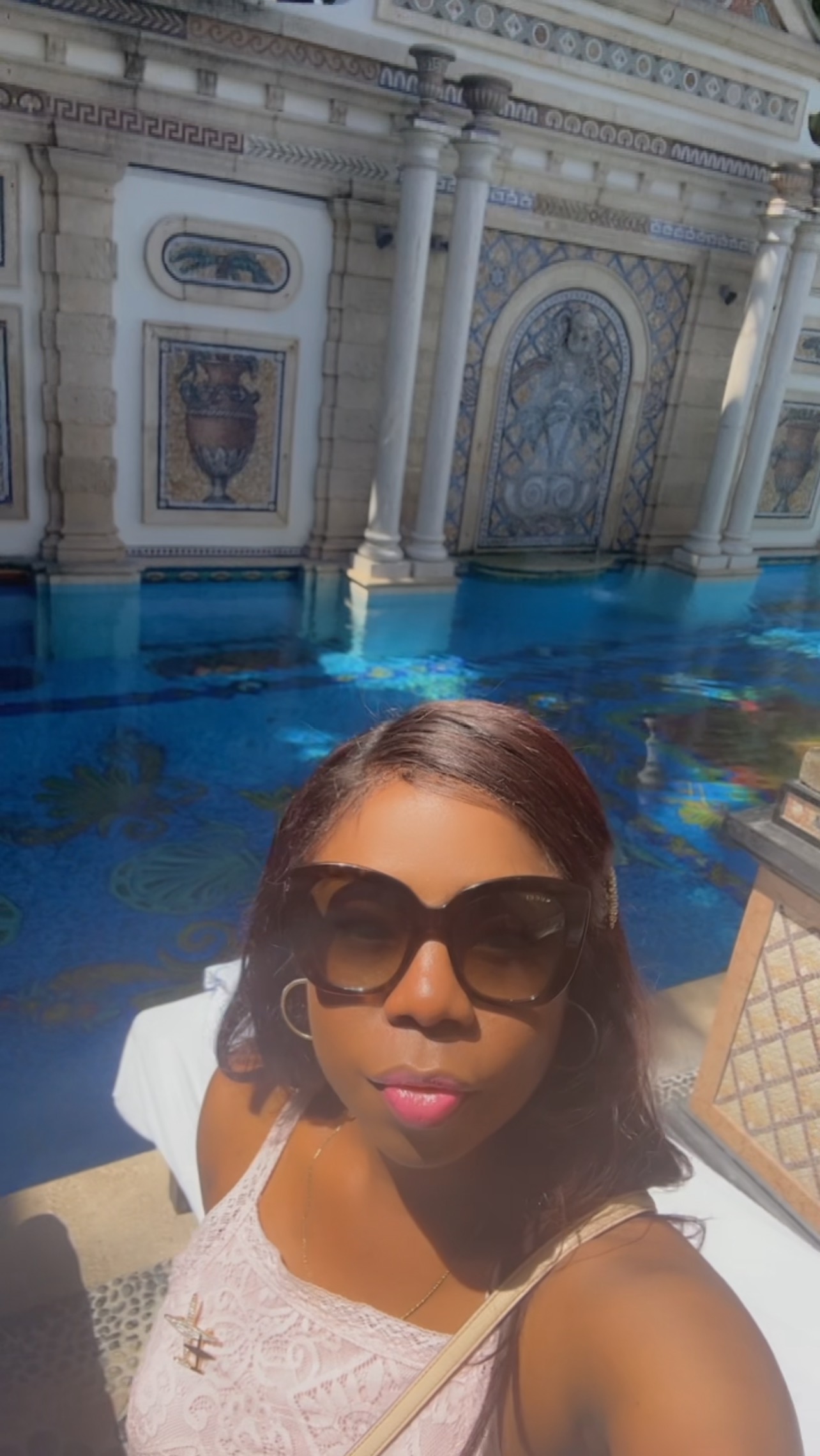 It’s summer, so it water, pool, ocean & more water 💦.
Kicked off Summer with a day in South Beach @thevillacasacasuarinaofficial former Versace Mansion.
Hair by: @voguecrowns
#VogueCrowns #VogueCrown #Hair #HairExtension #Bundles #Wigs #Frontal #Closure