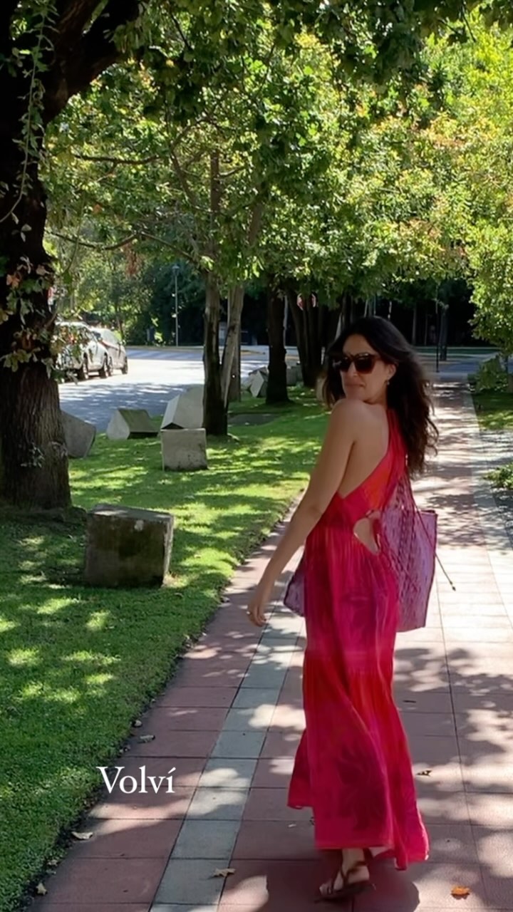 Volví🦋
Retomando las asesorías de imagen.
Escríbeme para saber más de los servicios 2024💫