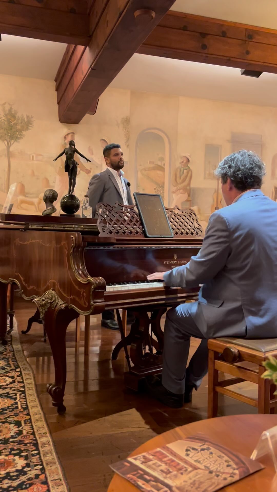 Moments of our beautiful concert at @hoteltoriba last weekend. Singing in Brazil with my sister @gabriellarossi_soprano after many many years 🩵