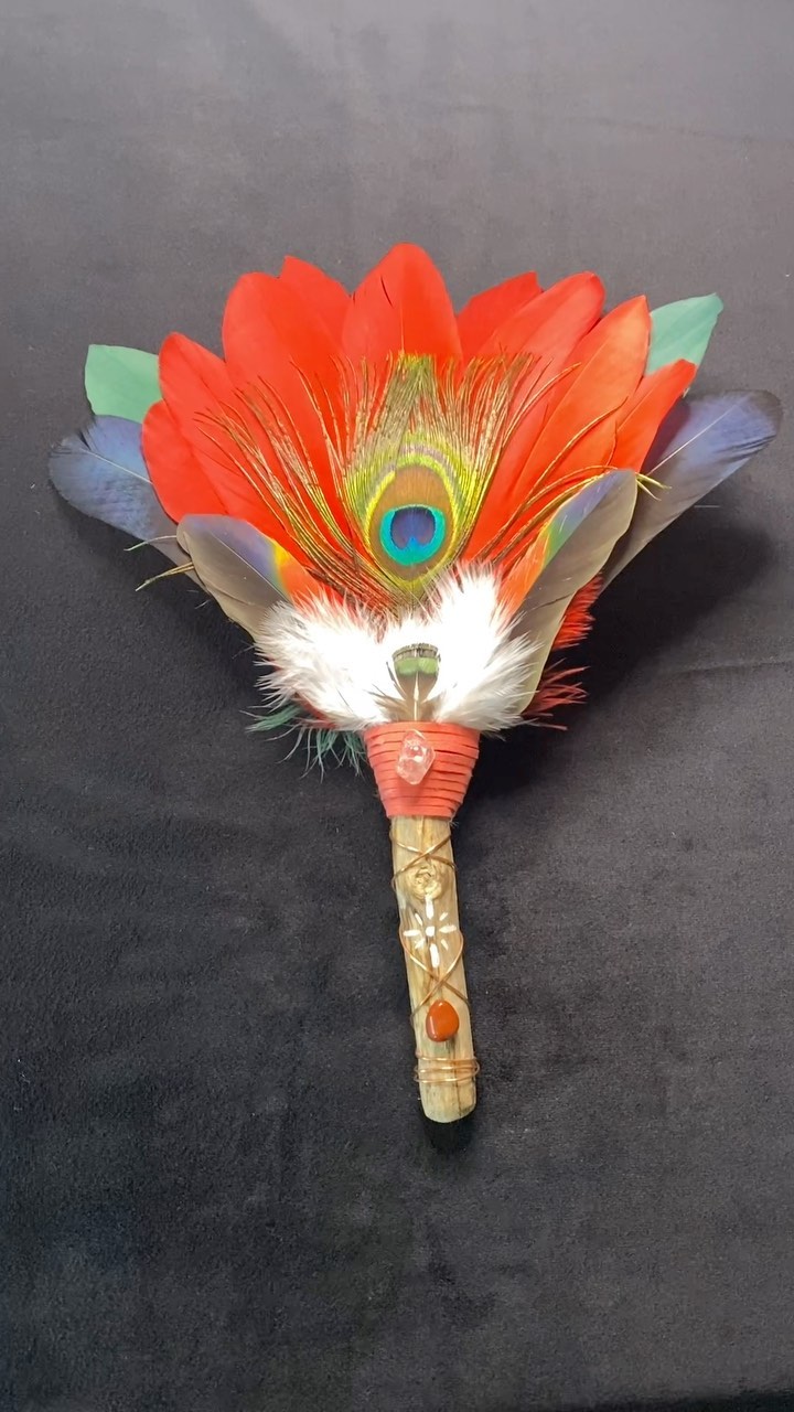 Cet Akawana donne le courage et l’ancrage pour aller guérir une blessure d’enfance non soignée, occultée. Elle s’est imprimée dans le corps et demande à être libérée 🙏✨🥰
#akawana #blessureémotionnelle #blessuredelame #ancrage #ancrageenergetique #connexionaucorps #force #accompagnement #accompagnementpersonnalisé #rouge #libérationemotionnelle #mauxducorps #amourdesoi❤️ #blocagesémotionnels #enfantinterieur #guerison #guerisonemotionnelle #guerisonspirituelle #guerisondelame