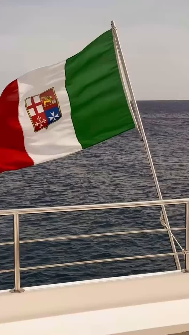 🌅 Cosa c’è di meglio che condividere un’esperienza unica con le persone che ami?
Le nostre minicrociere a bordo dell’Alexander Leuca e di Miss Leuca sono l’occasione perfetta per creare ricordi indimenticabili tra panorami mozzafiato, mare cristallino e aperitivi. 🥂🌊
👉 La nuova stagione è alle porte: prenota adesso il tuo tour dal
LINK IN BIO🔗
e vivi la magia dell’estate a Santa Maria di Leuca.
-
#AlexanderLeuca #MissLeuca #EsperienzeDaVivere #EstateInSalento