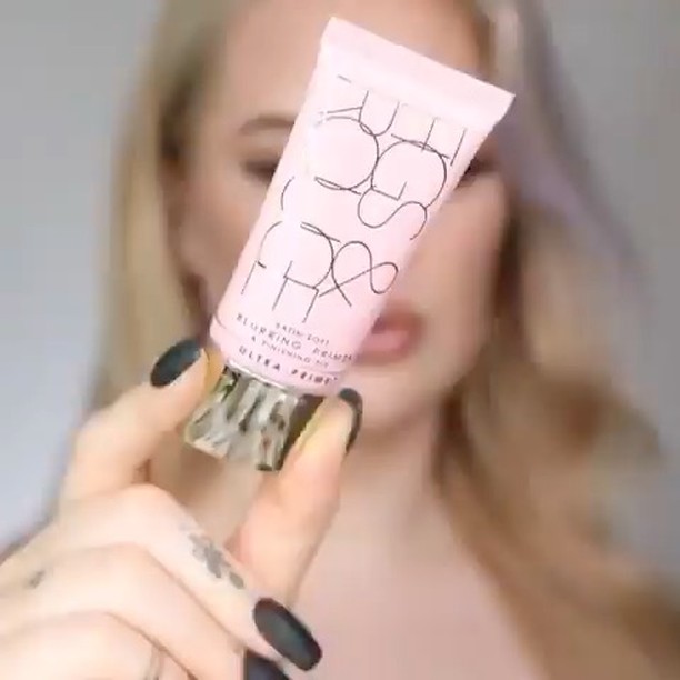Figs and Rouge Finishing Fix Blurring Primer 💕
Micro-blurring silicone free formula blurs imperfections & banishes shine.
+ Liquid blotting 'Finishing' Complex, absorbs excess oil for sheer Matte Correction.
+ Smooths skin & 'Fixes' foundation to keep complexion freshly flawless.
+ Pore minimising & Anti-blemish action reduces skin impurities & breakouts with daily wear
#love #fashion #instagood #style #photooftheday #beautiful #fitness #picoftheday #follow #beauty #like4like #art #ootd #model #cute #followme #repost #instadaily #happy #instagram #makeup #girl #amazing #photography #lifestyle