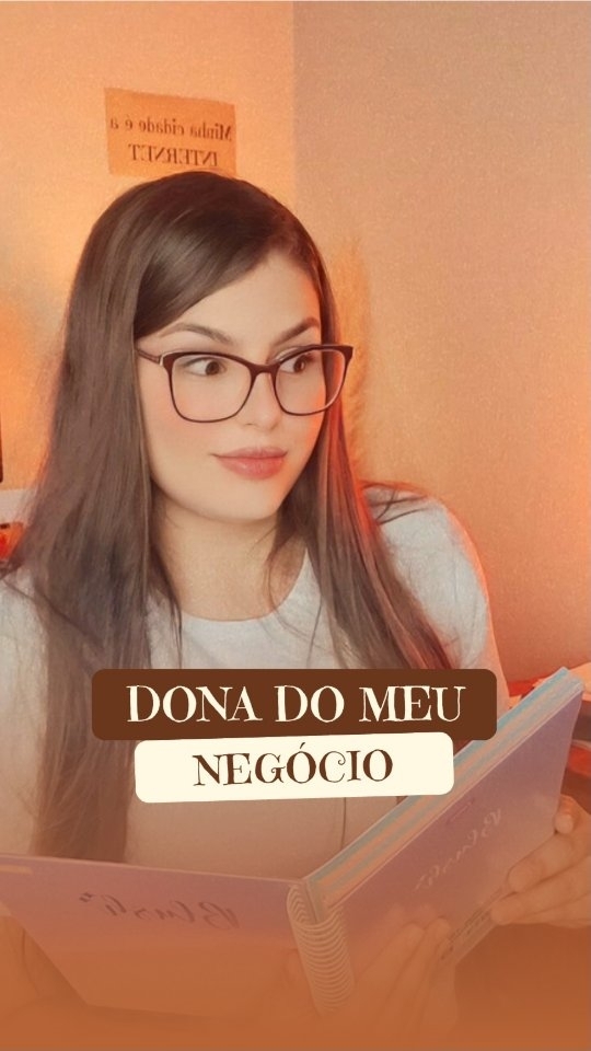 Ninguém disse que ia ser fácil, para ser dona do próprio negócio precisamos trabalhar bem mais, porém é para o nosso próprio crescimento e não dos outros!
Pense nisso e vamos reagir 👩🏼💻
O seu sucesso só dependede VOCÊ! ✨
#dljulianafortuna #socialmedia #gestaodemidiasocial #empreendedorismo #humor #viralizou #dicasdeinstagram