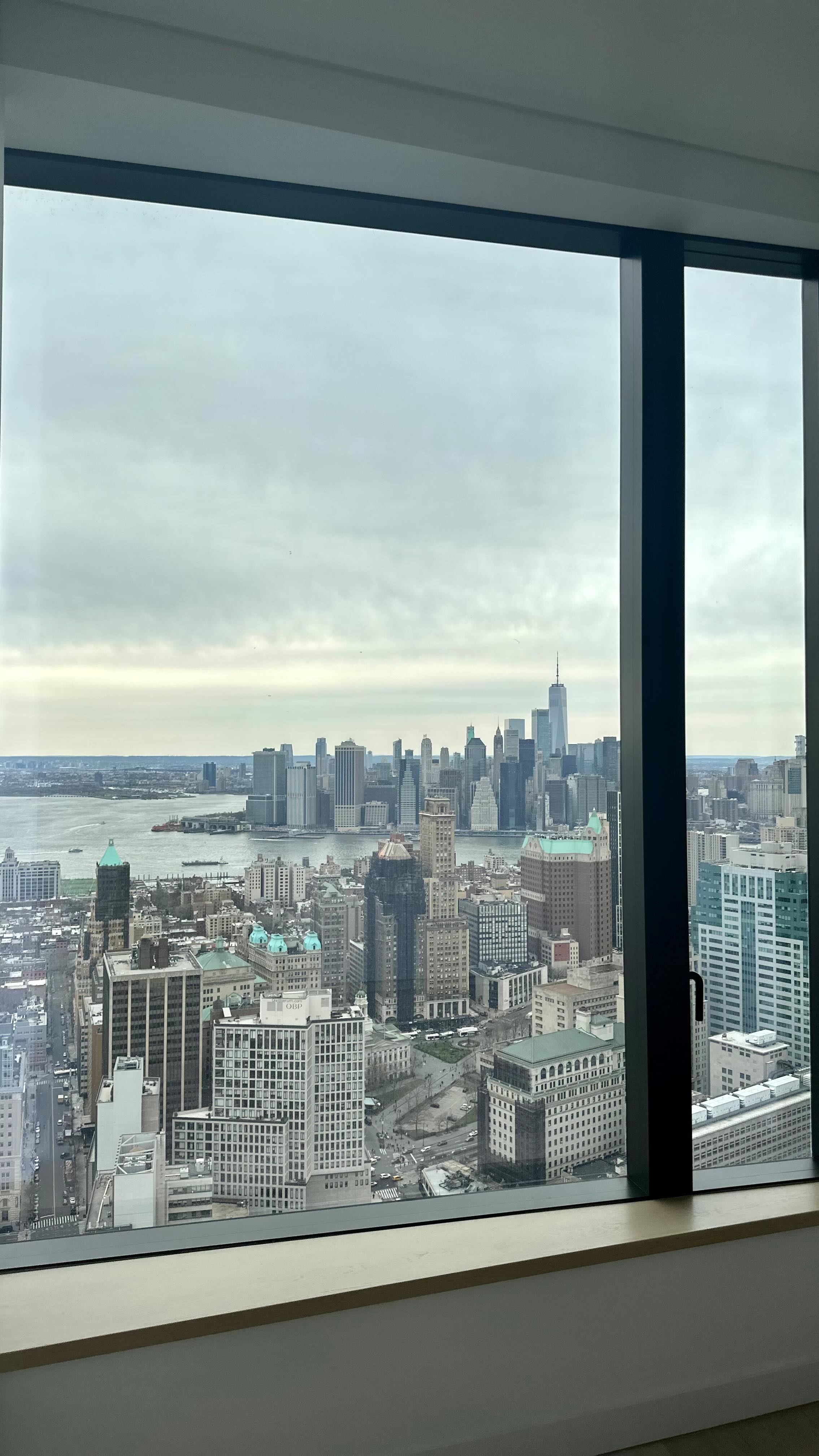 Views in Brooklyn from a luxury new development 🌇
📍 11 Hoyt, Boerum Hill
_________________________
📲 Call/email for info:
@jennyrosehalupka - 908.247.2945 / jrh@compass.com
_________________________
.
.
.
.
.
#thepossibilities #11hoyt #thehalupkateam #brooklynbridge #manhattanbridge #crossingthebridge #thebrooklynbridge #brooklynbridgepark #manhattanview #manhattanviews #viewsinbrooklyn #brooklynviews #brooklynvibes #onlyinnewyork #manhattanskyline #bestviewsintheworld #bestviews #luxuryhomes #bestviewsinthecity #bestviewsintown #luxurynewbuild #viewhunting #viewhunter #brooklynheights #newdevelopments #downtownbrooklyn #boerumhill #viewsfordays #skylineviews #bestskylineintheworld