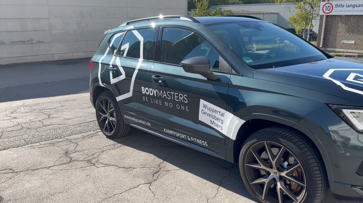 weitere #fahrzeugbeschriftung eines #cupraateca für das @bodymasters_inc aus #wuppertal
#kampfsport #mma #kravmaga #kickboxing #sport #fitness #ausdauer #largeformatprinting #werbetechnik #gym #bjj #mma👊 #seat #cupra #orafol #grafikdesign #gevelsberg #moers #sprockhövel #remscheid #nrw