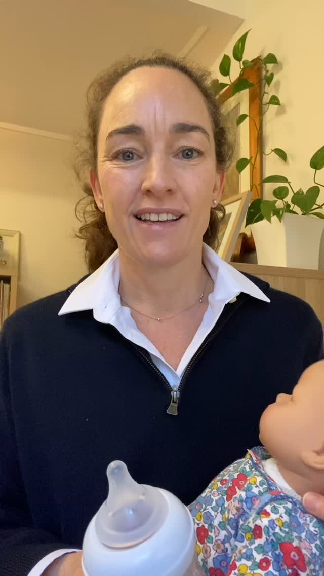 If your baby is getting fussy going between the breast and the bottle then here are a few tips to make the transition easier #ibclcsupport #ebm #sydneymumsandbubs #northernbeachesmums #northshoremums #hornsbymums #pumpingmum #breastfeedingsupport