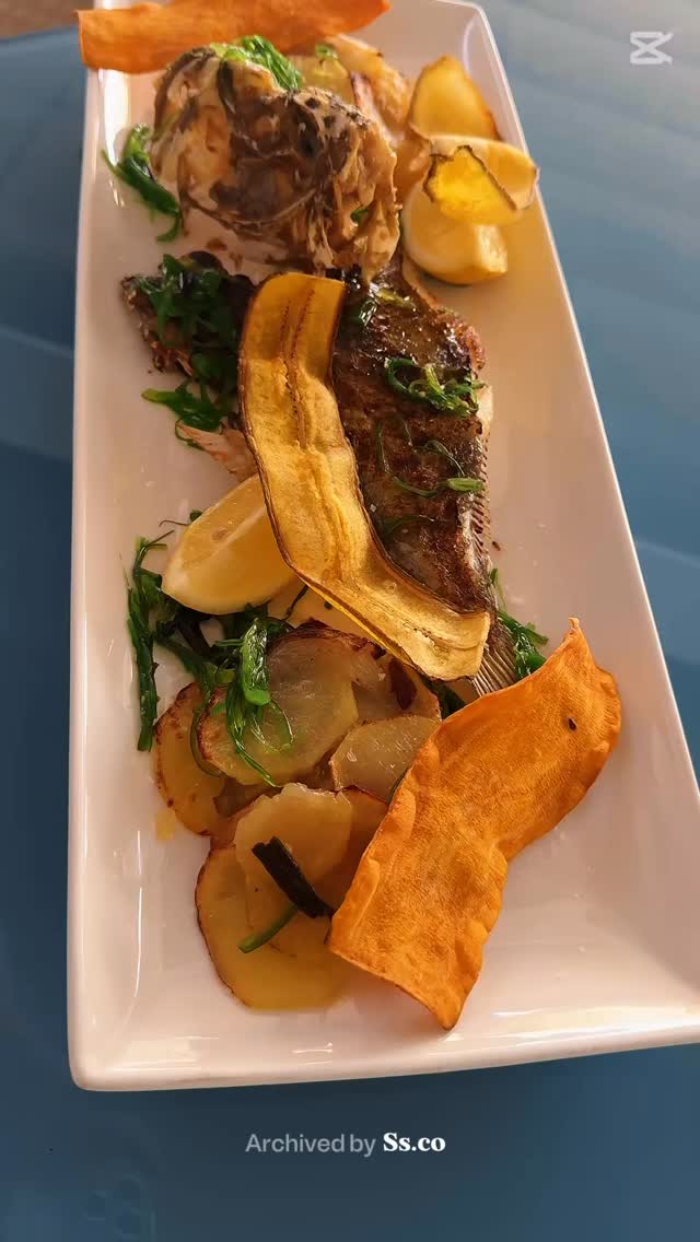 Arroces que emocionan, mariscos recién llegados, cócteles que refrescan…
Y de fondo, una voz que acaricia el alma.
🎶 La experiencia Coral Beach no solo se saborea… también se escucha.
#coralbeach #lesbassetes #coralbeachmoments #clubnauticos #foodie #beach