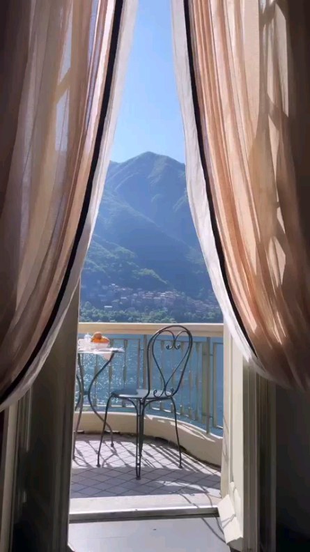 📹 @ashleyaught ❤️
.
.
.
.
.
.
#italy #italianlakes #italiansummer #resort #villa #boutiquehotel #relais #lakecomohotel #lakecomo #luxuryvilla #travel #bestvacations #bestplacestogo #beautifulhotels #beautifuldestinations #hotelsandresorts #letstravel #instatravel #luxuryhotel #lifewelltravelled #luxurytravel #luxuryresorts #travelandleisure #luxuryworldtraveler #travelawesome #wonderful_places #wanderlust #wonderfuldestinations #condenast #cntraveler