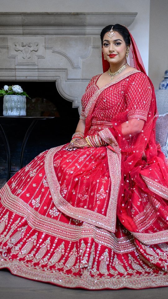 "When tradition meets timeless beauty"
#bridalmoments #weddingfashion #classicbride #shaadimemories #trendingnow #weddingday #foreverlove #bridalinspo #dreamwedding
Cinematography - @thefilmeditor
Photography - @randbphotos
Mua - @aphroditesmua
Pandit - @pandit_ram_pandey
Music - @nainamusic
Stationary- @scribedbysophie
Decor - @exquisitelondon
Wedding planner - @white_rabbit_events