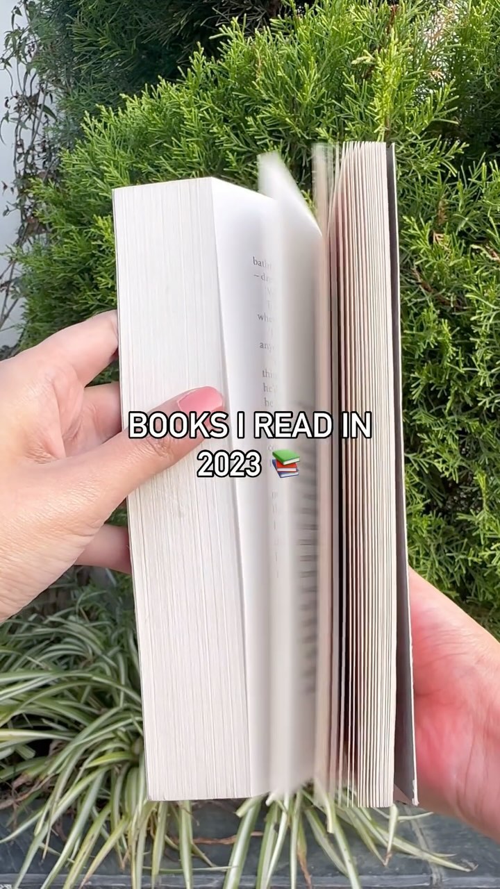 Wrapping up my 2023 reads 🥰📚
Read the reviews of all the books I read using the link in highlights/bio 😊
#bookblogger #book #bookblog #booksofinstagram #booklover #booknerd #booklove #books #booksofig #bookaddict #bookrecommendations #bookshelf #booksuggestions #booksummary #bookrating #goodreads #bookstagrammer #goodreadswithaview #bookstagram #bookmarks #booksaremylife #sakshireports