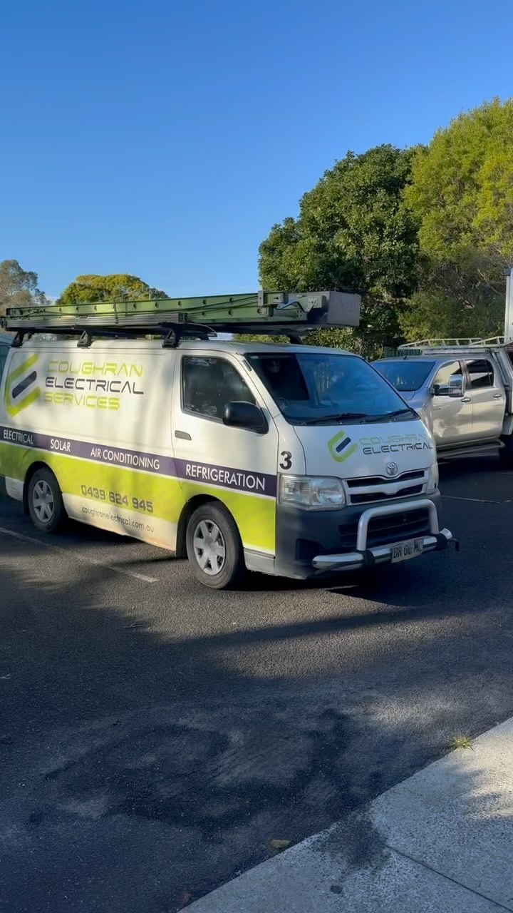 Let the Friday fun begin ⚡️
.
.
.
#sparkylife #tradies #coughranelectrical #fridayfun