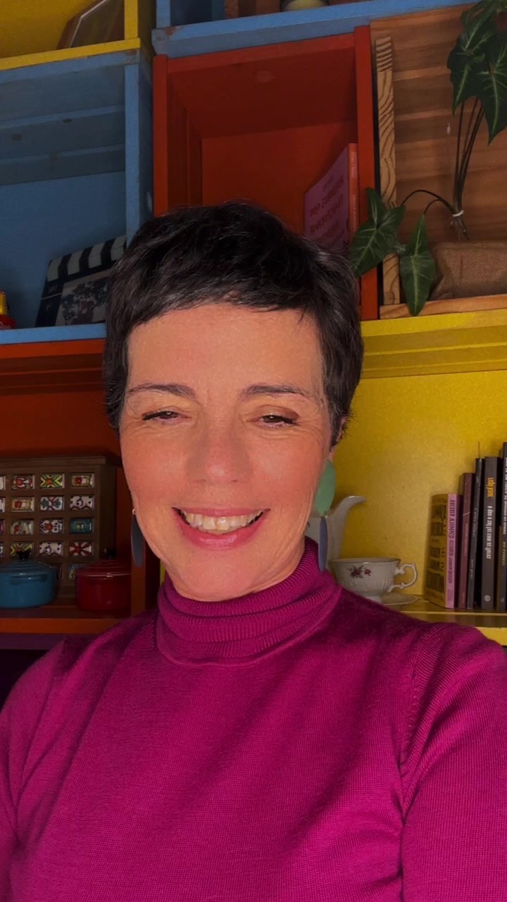 A melhor hora é agora, a melhor decisão é a de ir, jamais saberemos se não nos arriscarmos a fazer.
Obrigada pela companhia e pelo carinho de todas e todos que me fizeram companhia!!
Nos encontramos na sala de aula, nos encontros profissionais, nos projetos e onde pudermos!!
Até breve meus amores!!