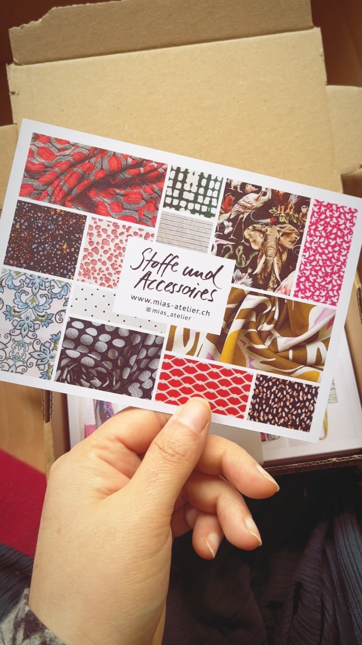 Die neuen Flyer und Sticker sind angekommen, ich freue mich sehr! 🥳 Wo ich die wohl überall auflegen und verteilen kann? 🤓
www.mias-atelier.ch
#miasatelier #mia #hashtagmoo #fabricsonline #fabriclove #newfabrics #fabricshop #zuerichfabricshop #fabricsandaccessoires #sewingfriends #sewinglove #supportsmallbusiness #supportlocalbusiness