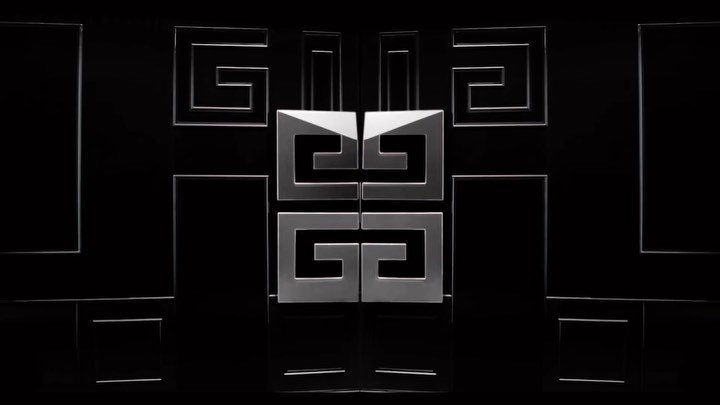 Très heureux de partager avec vous la dernière campagne “Gentleman society” de @givenchybeauty avec notre participation en direction de mouvement. Merci à toute cette belle l’équipe.
So happy to show you the last campaign “Gentleman society”as a mouvement director for @givenchybeauty thanks to the entire team and @clembeauvais for the trust.
🤎