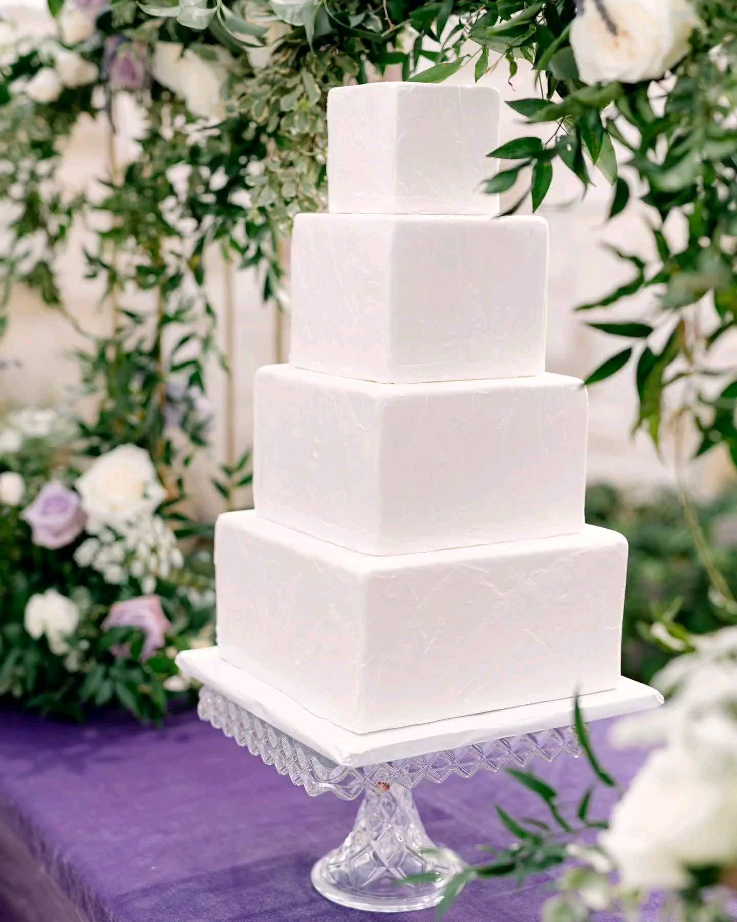 Do you feel like falling in love? If so make sure you keep Ashton Marie Cakes in mind for all your cake needs! #instagood #instacake #Instagram #weddingcake #weddingday #wedding #springweddings #2023bride #beyoncé #aliyah #oneinamillion #love #cakedecorating #cakesofinstagram #cake #iheartcakes #custommade #cakesofig #ashtonmariecakesllc #dallas #dallastexas #dallastx #Dallas-Fort #trending #viralreels #viral