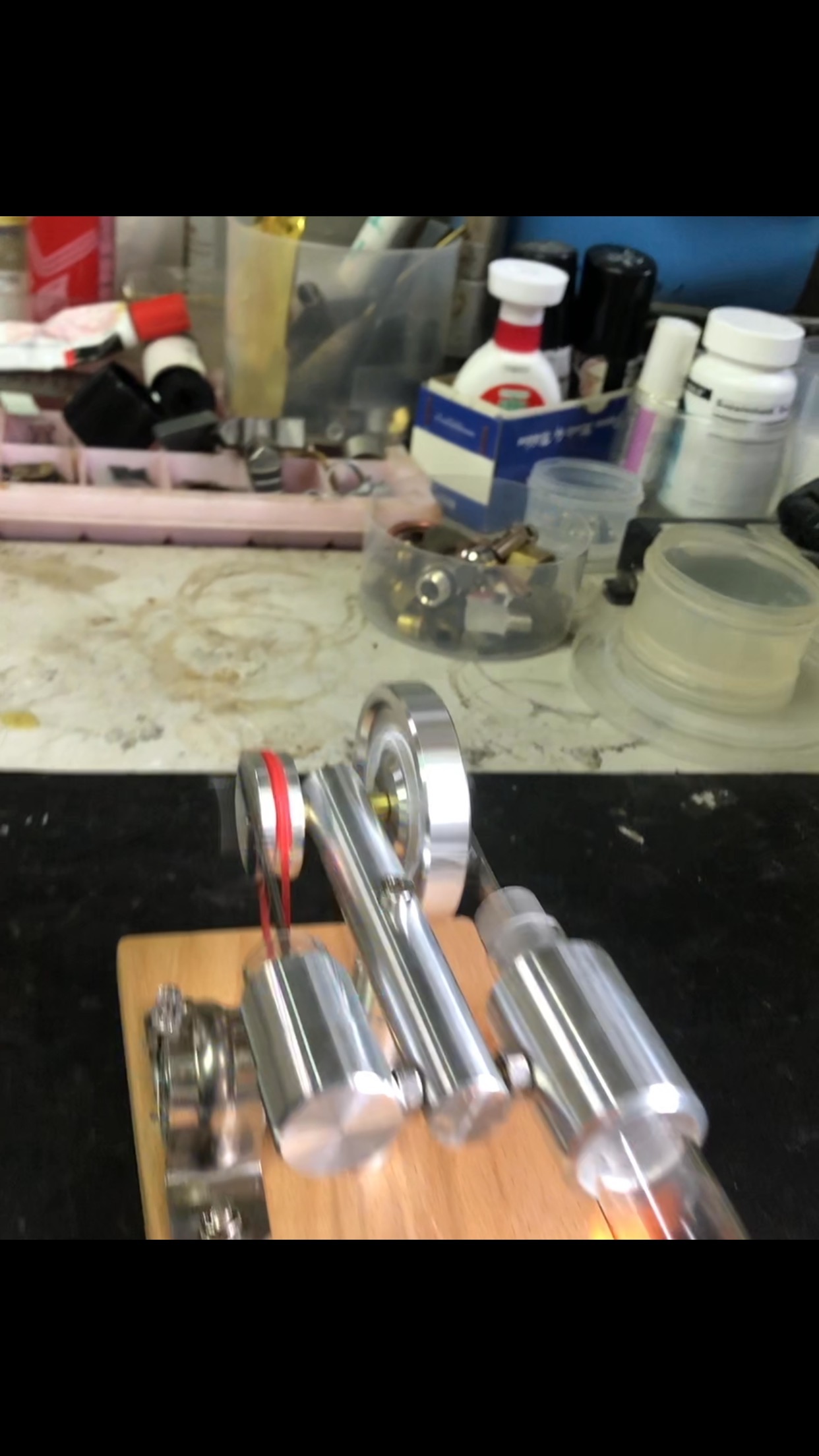 スターリングエンジン!
日本の潜水艦にも搭載されてるクリーンエンジン。
空気膨張だけで動く
エンジン!
#東大阪ものづくり
#大物加工
#門型マシニングセンター
#縦型マシニングセンター
#大物ベース加工
#プレスダイセット加工
#機械製造
#ミニチュア蒸気機関車
#サーフェース研磨加工
#日本のものづくり