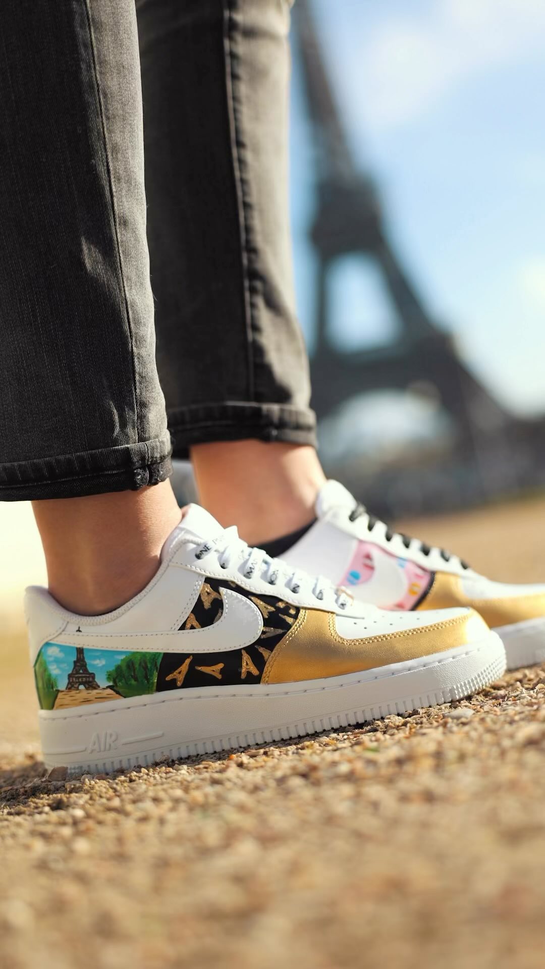 Paris Paris ๐ซ๐ท
#reels #reelsofinstagram #parisreels #parisfashion #parissneakers #customsneakers #nike #customnikes #parisfrance #parisianstyle #parisienne #weloveparis #customjordans #streetwearfashion #fashionreels