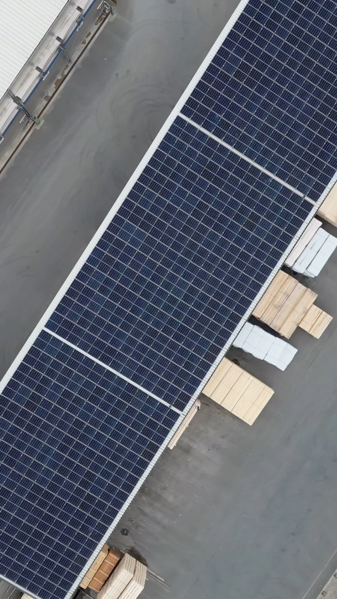 Photovoltaikanlagen auf Trapezblechdächern zu befestigen geht am besten mit unserer und seit Jahren bewährten Unterkonstruktion IROC® TR3! Sie ist preisgünstig, da nur wenig Material benötigt wird und noch dazu leicht zu montieren. Jetzt anfragen!
#photovoltaik #photovoltaic #solar #handwerk #elektriker #pvmodule #elektroinstallation #elektrotechnik #bauherren #erneuerbareenergie #solarenergie #nachhaltigkeit #sonnenenergie #energie #energy #pv #strom #solarenergy #pvanlage #photovoltaikanlage #solarpower #solaranlage #solarpanels #solarsystem #solarmodule #greenenergy #renewableenergy #sonnenstrom #pvmontagesystem #solarmountingsystem