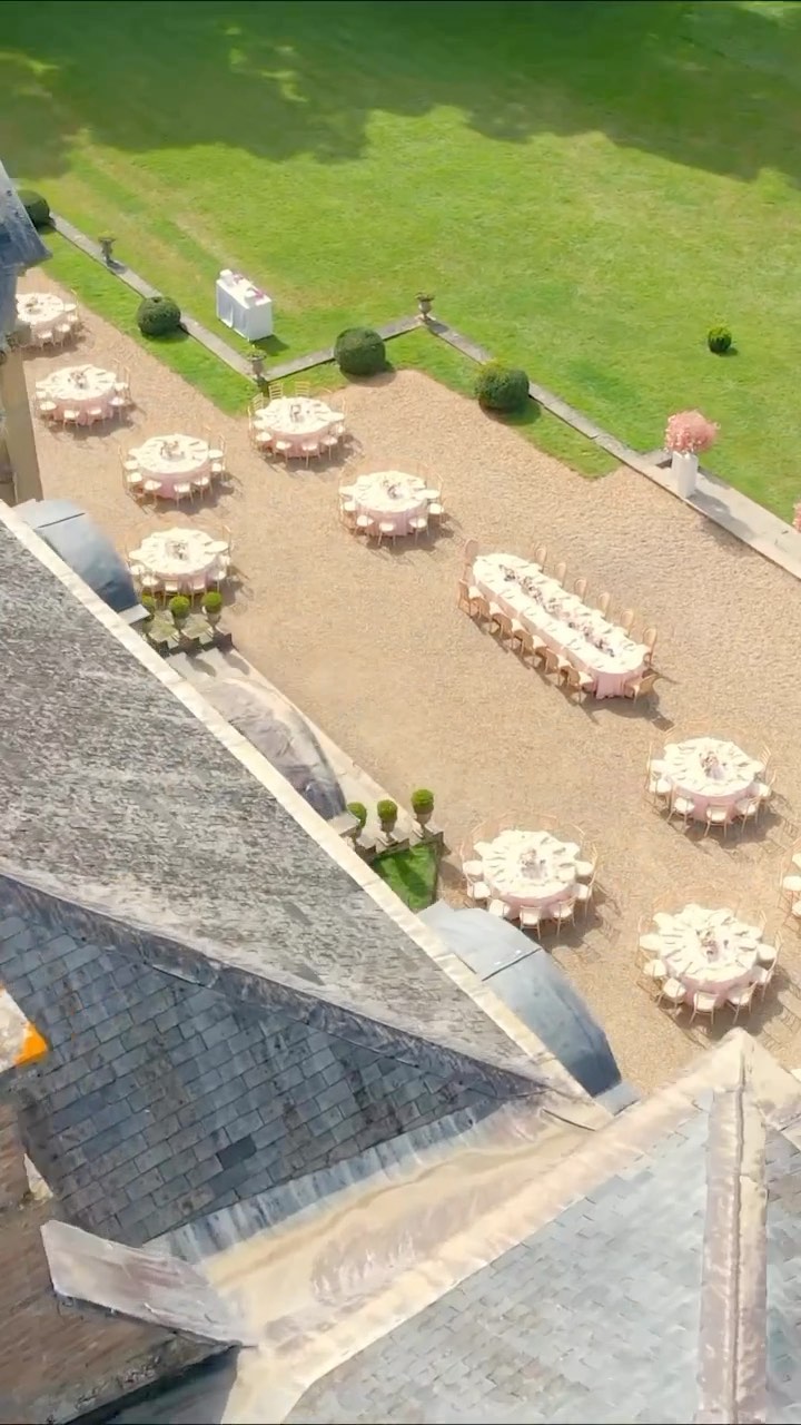 Can’t get enough! @brunakbaumgarten @defranceproductionsfilms
Planning & Design: @opalineparis_events
Photography: @kristinsautter
Videography: @defranceproductionsfilms
Venue: @chateaudechamplatreux
Florist: @floresie
Dress: @wanda_borges
Hair: @willianmayer
Makeup: @georgerluna
Stationery: @studio120wedding
Lighting: @bounz.events
Music: @ivanastringquartet
DJ: @difrancesca
Rentals: @maison options
Catering: @grandchemintraiteur
Desserts: @maisonladuree
Cake: @sugarcoat.paris
Fireworks: @cduval77890
Shoes: @alexandrebirman
Earrings: @cartier