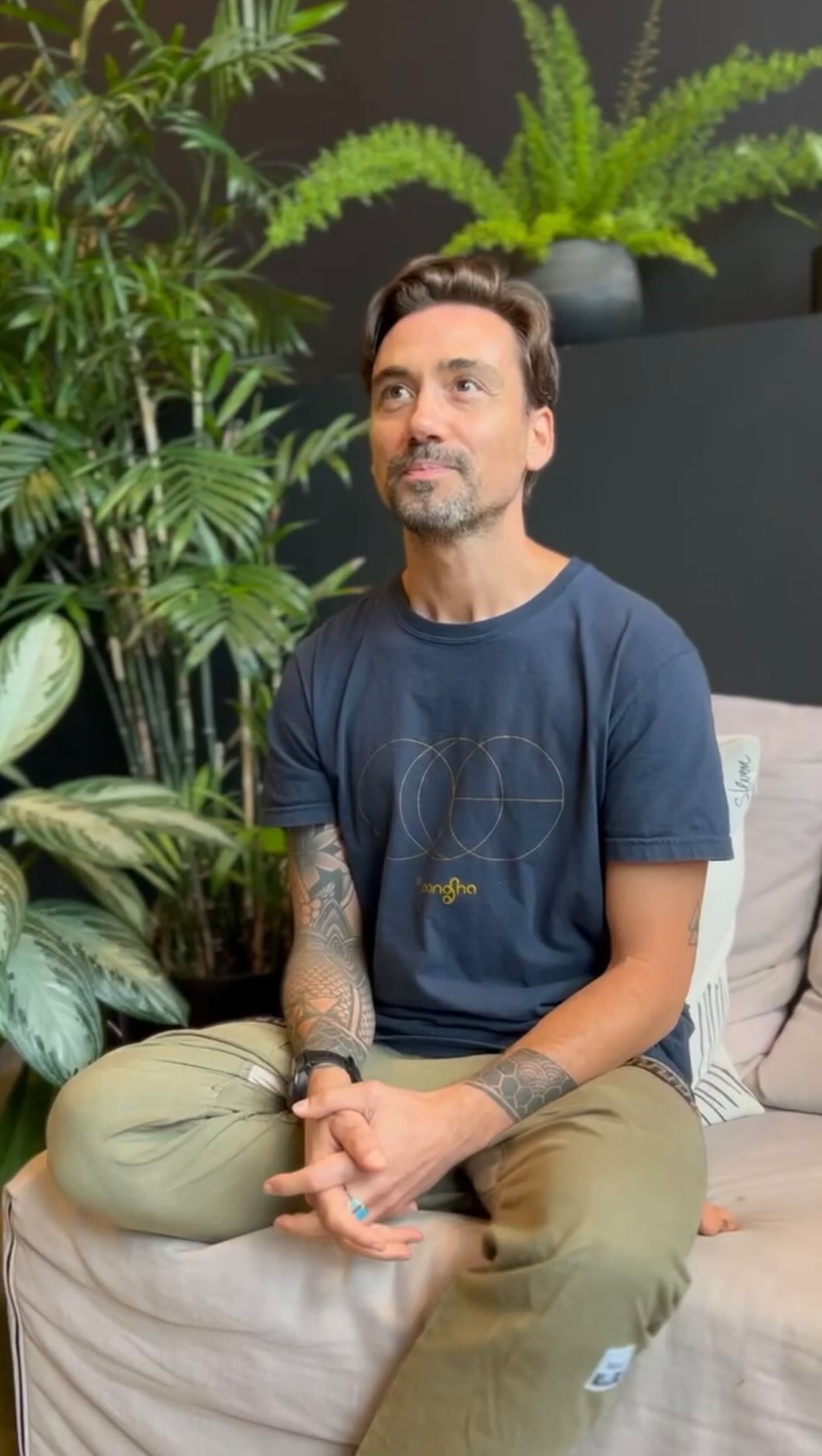 J’tembarque avec moi le temps d’une p’tite séquence! 👁️
#yoga #vinyasa #yogaasana