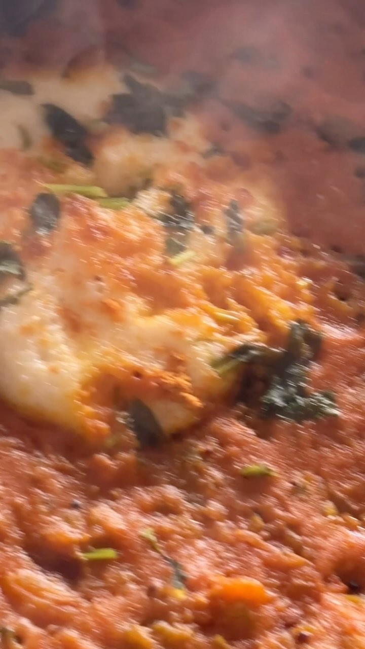 Tried my hands this Sunday morning with a Vegetarian version of
Shakshouka - A Middle Eastern delicacy
Teamed with Idli
Turned out amazing.
Added a twist by adding mini -Idlis around Shakshouka.
Inspiration from @shivangipithisaria
#yummyinmytummy #comfortfoods #foodspiration #amateurchef #quickandeasyfood #easyrecipe #vegetarianfood #simplerecipes