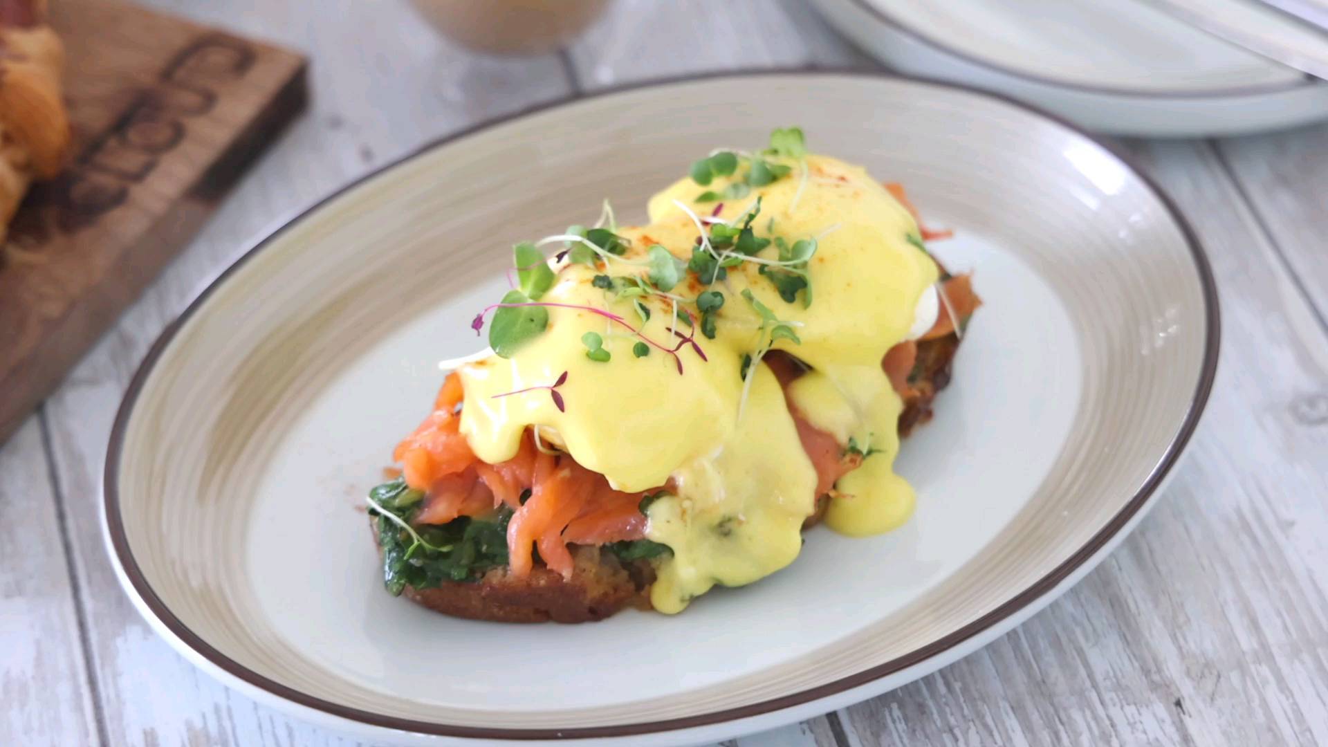 Power up your Mornings with our egg benedicts.
#Cloud10Dubai #CloudHubResidences #JumeirahVillageCircle