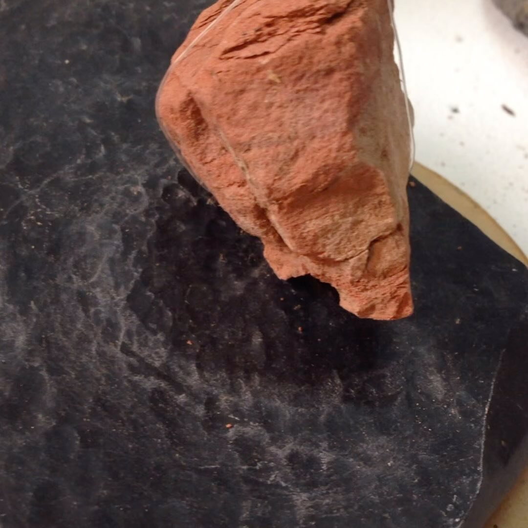 “Erosiones Coreográficas”
Experimentaciones con dispositivos que incluyen rocas y tecnología
#palomamarquez
#palomamarquezart