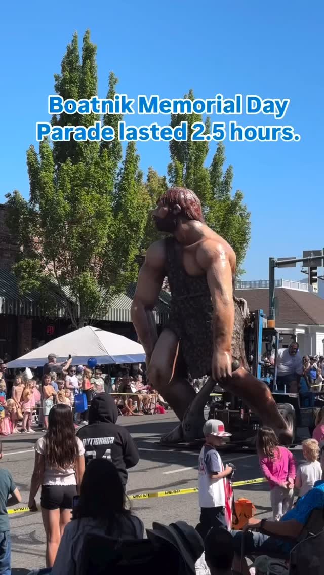 One of our amazing Original MegaRexx®️Trucks was spotted towering over a large crowd in the lovely Boatnik Memorial Day Parade! 🇺🇸 Looking good! 🔥
•
📷: @kevinliz_champion
•
𝗠𝗲𝗴𝗮𝗥𝗲𝘅𝘅® 𝗧𝗿𝘂𝗰𝗸𝘀
For more info, click the LINK IN BIO
📲 +1 (910) 465-0270
🌐 megarexxtrucks.com
•
#MegaRexxTrucks #MegaRexx #MegaRexxOfficial #OriginalMegaRexx #MegaRexx7 #MegaRexxSVN #LifeIsTooShortToDriveABoringTruck #46s #MRAPWheels #SuperTrucks #F250 #AlumiDuty #FordNation #FordPerformance #DieselPower #FordsOfInstagram #LiftedTrucks #PowerStroke #Raptor #RaptorAddiction #RaptorNation #RaptorsOfInstagram #FordSuperDuty #SuperDuty #SVTRaptor #DieselTrucks #YouDreamItWeBuildItYouDriveIt #fordexcursion #excursion #fordexcursiondiesel
