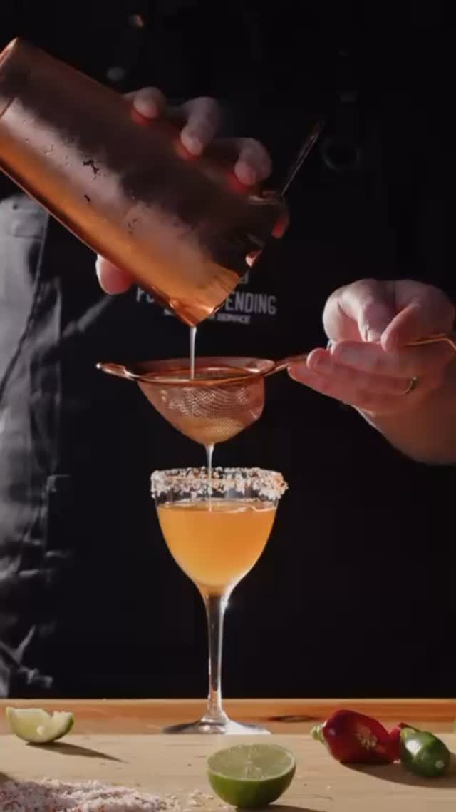 SOUND ON 🔊
Spice up your bank holiday Sunday with one of our favourite cocktails: the spicy margarita. It’s crisp, refreshing, and delivers just the right kick 🌶️
____________________
#SpicyMargarita #CocktailRecipe #MobileBartending #Margarita