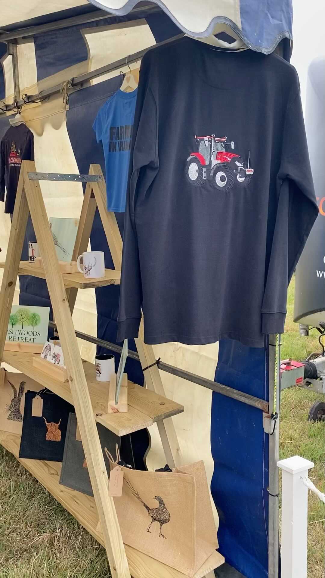 All set up and ready @totnesshow if your here pop in and say hi 👋 #totnesshow #perfectlittledesigns #embroidery #printing #clothing #personalisedgifts #personalisedclothing