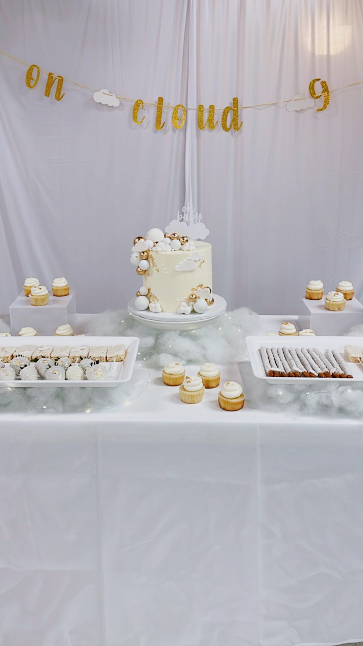 ☁️🍼On Cloud 9 🍼☁️
•
•
•
So happy for the mommy and daddy to be! 🤗✨
•
•
@wiltoncakes - fondant clouds
@cricut - custom topper
•
•
#strawberryshortcake #cake #cakedecorating #babyshowercake #cakelovers #statenislandbaker #nybaker #nycbaker #oncloud9 #cloudbabyshowercake #cakesofinstagram #fypage