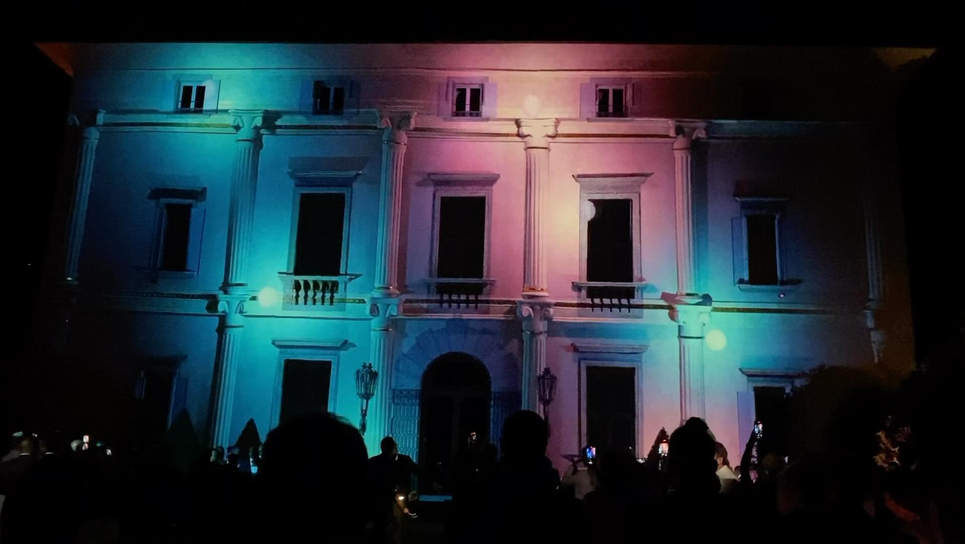 One of our latest projects at Lake Como, in the wonderful Villa Balbiano. Love is everything. @villa_balbiano #comolakewedding #comolake #comolakeitaly #wedding #videomapping #videomapping3d #videomappingshow #videomappingprojection #brideandgroom #bride #beautifulwedding