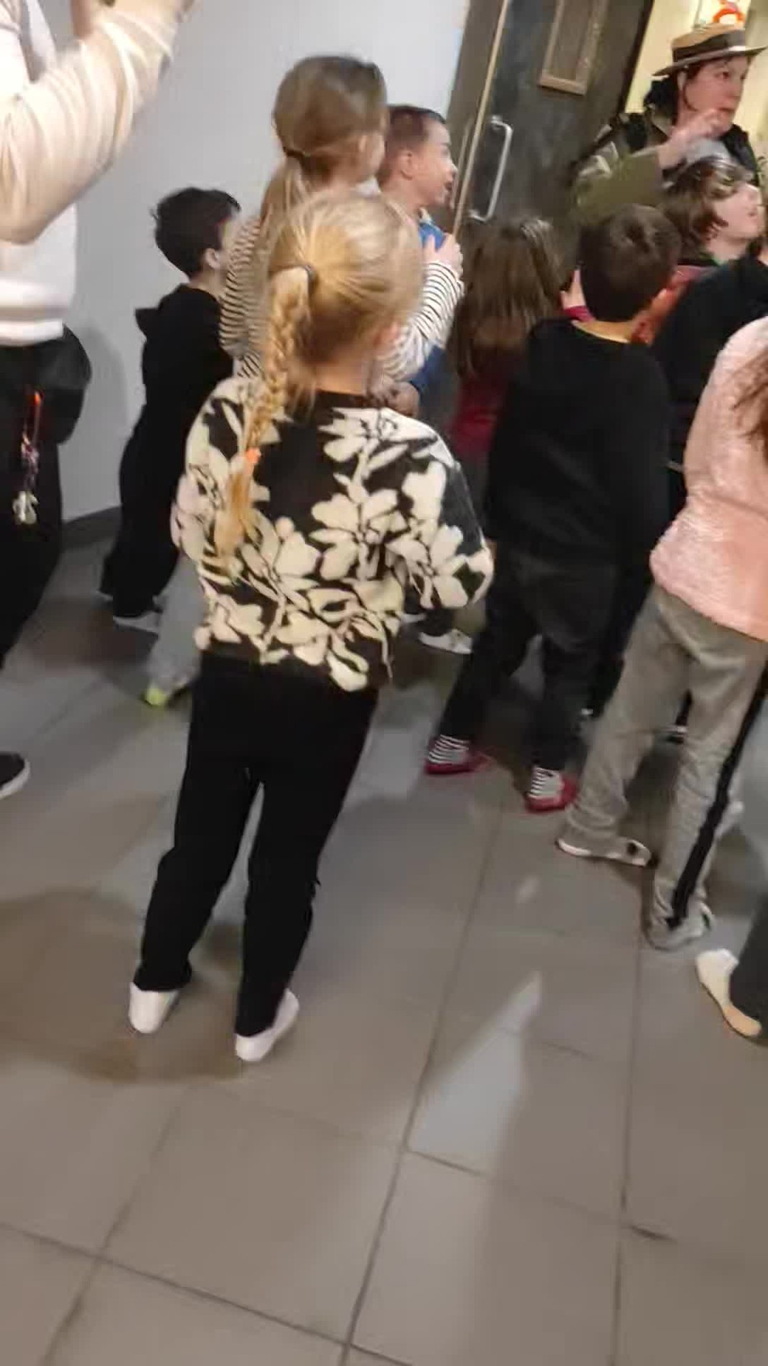 Tous les jeudis l' inspecteur gadget mène l enquête accompagné des enfants de planet'air!!
Arriverons t-ils à retrouver Quicky???
Tous les indices sont les bienvenus