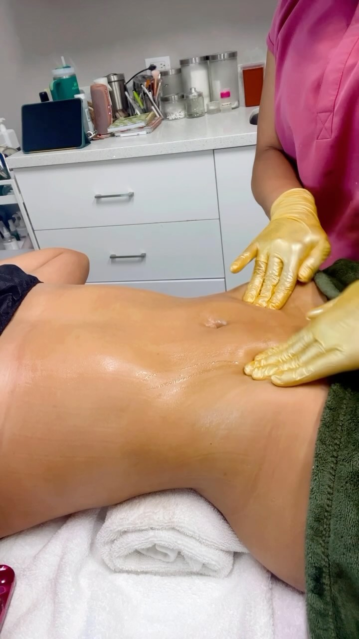 CINTURITA??? Ven Pa acá!! Que me encantan 🥰. •
•
•
•
•
#masages#lynfaticmassage#woodtherapy#hallandalebeachfl#cavitacióncorporal#masajeslinfaticos#depilaciones#beautyspa#aventurafl#funnyreels#maderoterapia.