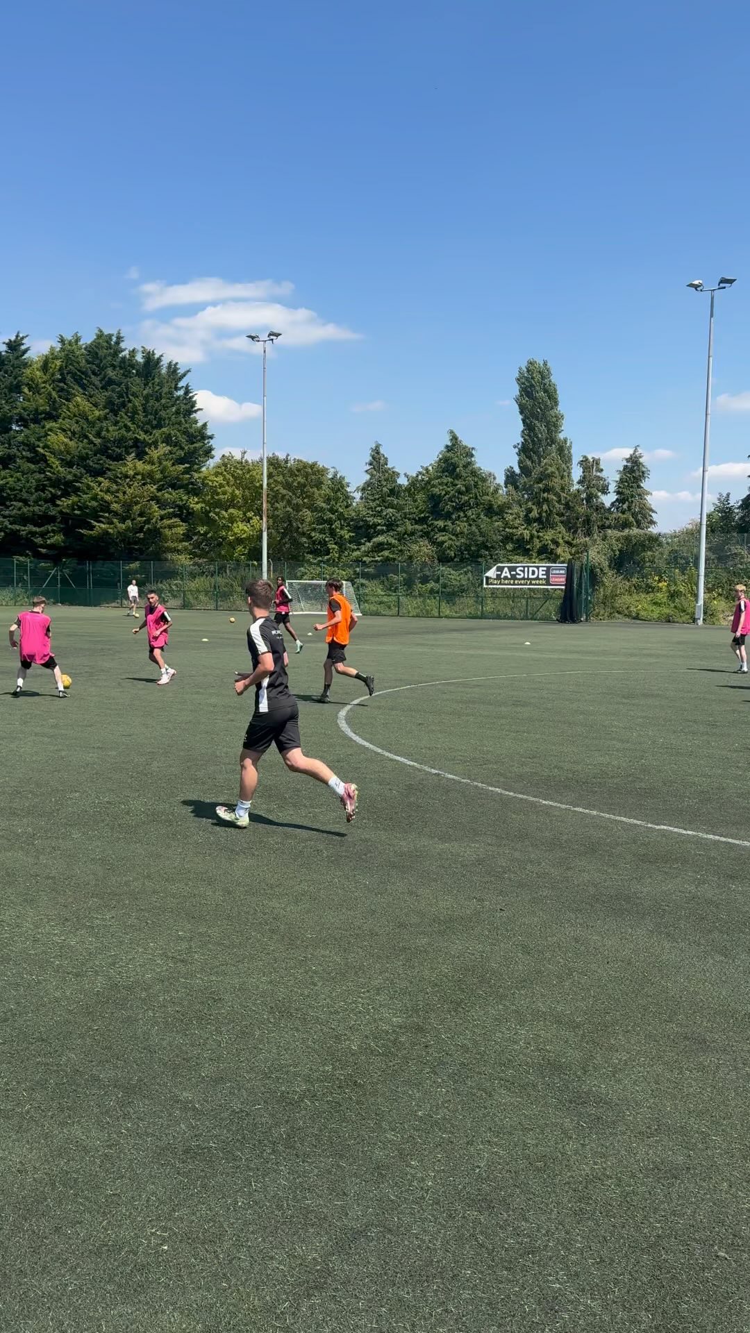Weβre back π₯Ή
Today saw our first pre-season session take place ππ»
Great to have the lads back in πͺπ»
#football #training