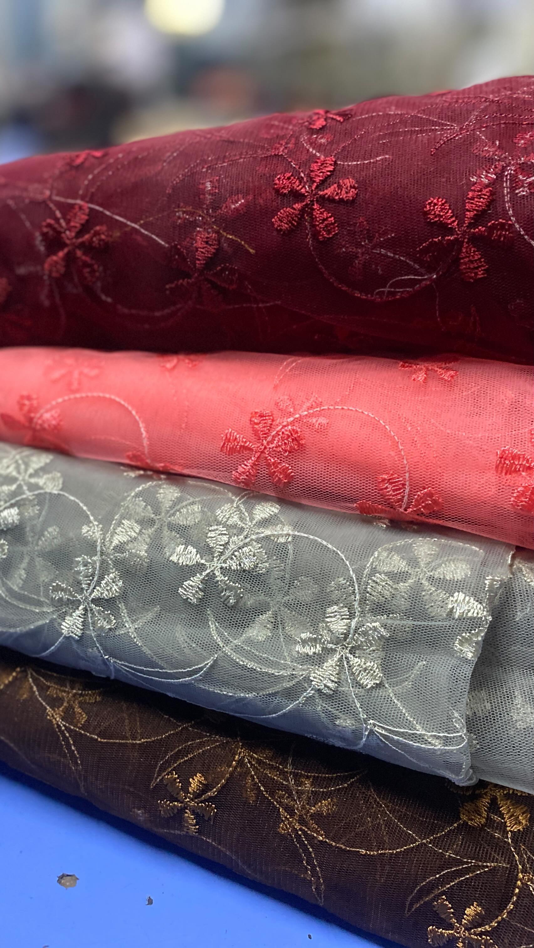 Embroidery On Net Fabric Tone To Tone & White Contrast 👗🤎
#dresses #embroidery #bajinternational #toneontone #indjanwear #indianwedding #design #fashion #mumbai