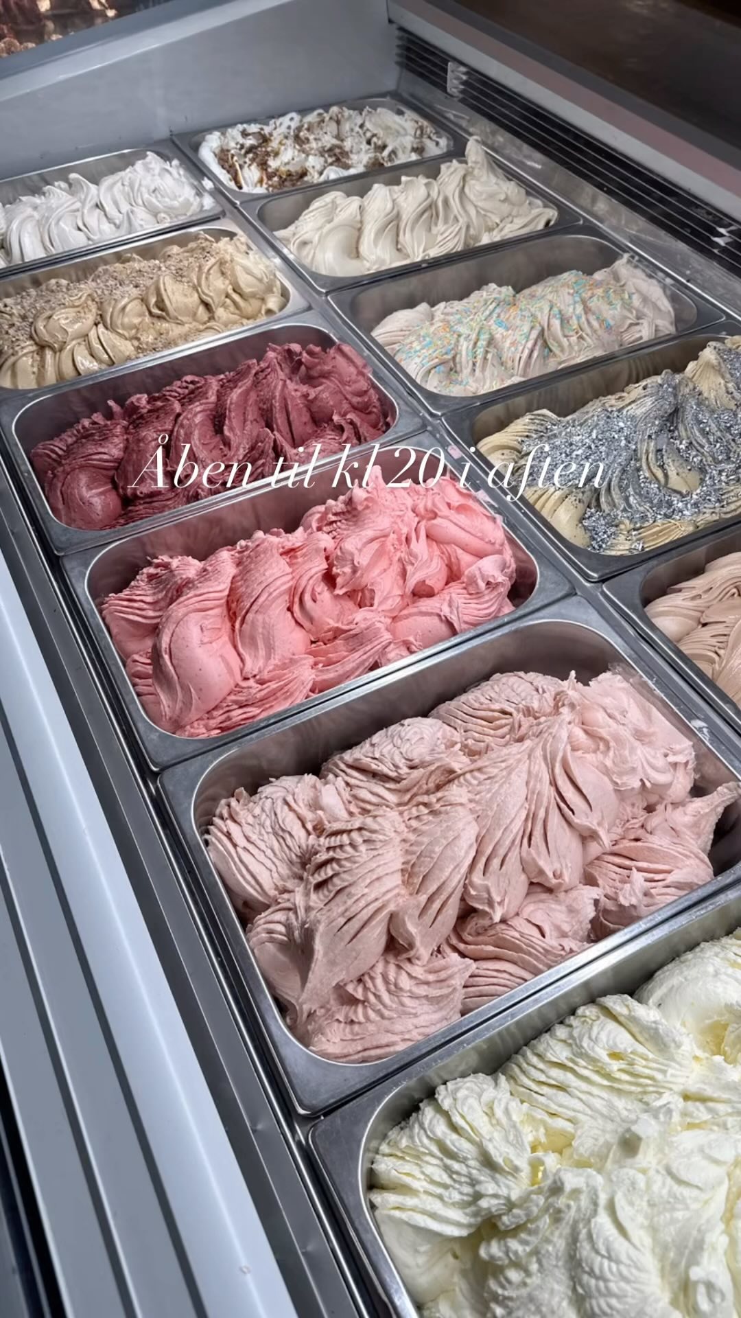 #is #iskompagniet #icecream #gelato #løkken #coffe #kaffe #flødeboller#trøfler #romkugler