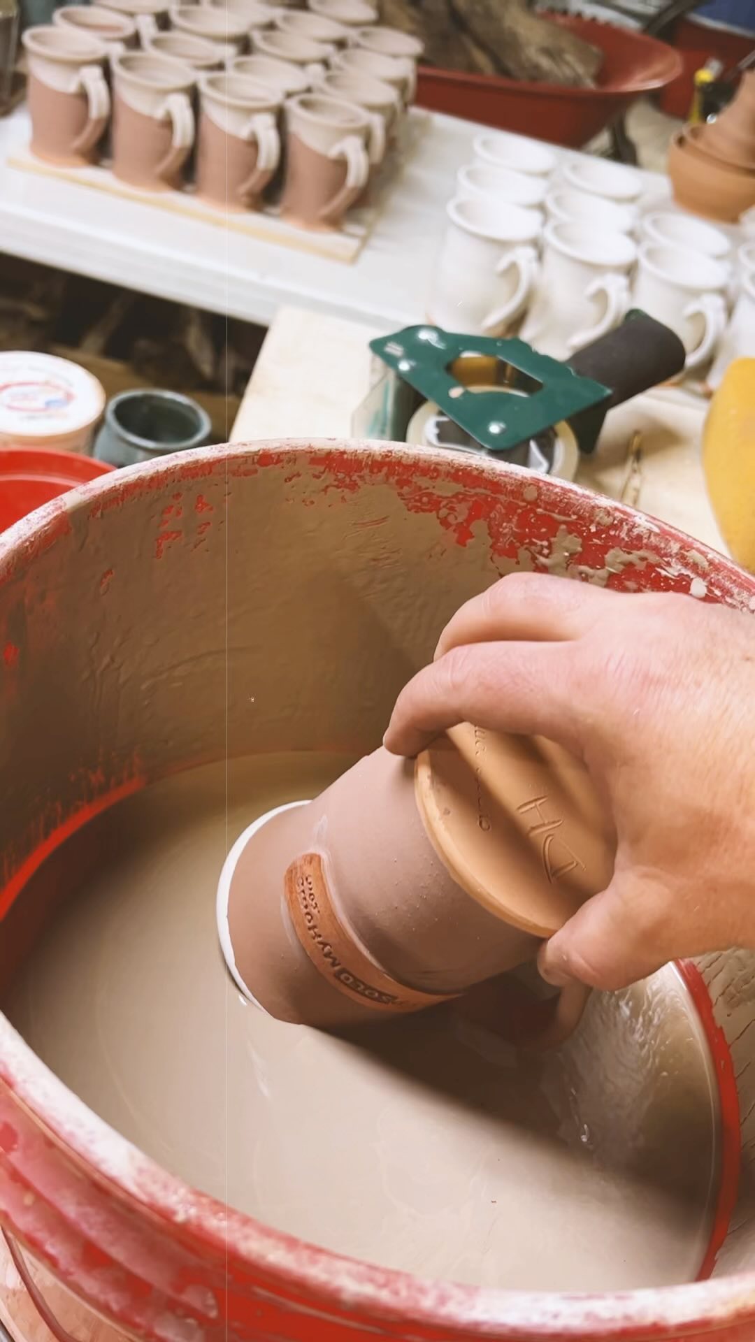 #instapottery #wheelthrown #potterymugs #ncpottery #potterylife #wheelthrownmugs #etsypottery #handcrafted #buyhandmade #clay #potter #pottery #artanddesign #potterythrowing #pottersofinstagram #handcrafted #mugshotmonday #cvpots #chosenvesselpottery