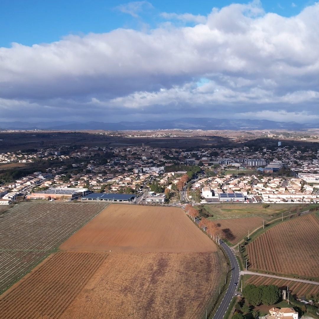 Les images vue du ciel permettent un nouveau regard sur votre territoire. N'hésitez pas à me contacter pour vos images aériennes et au sol.
www.alain-reynaud-photo.fr
#photography #videooftheday #occitanie #occitanietourisme #servian #dji #djiair2s #drone #herault #paysdelherault #heraulttourisme