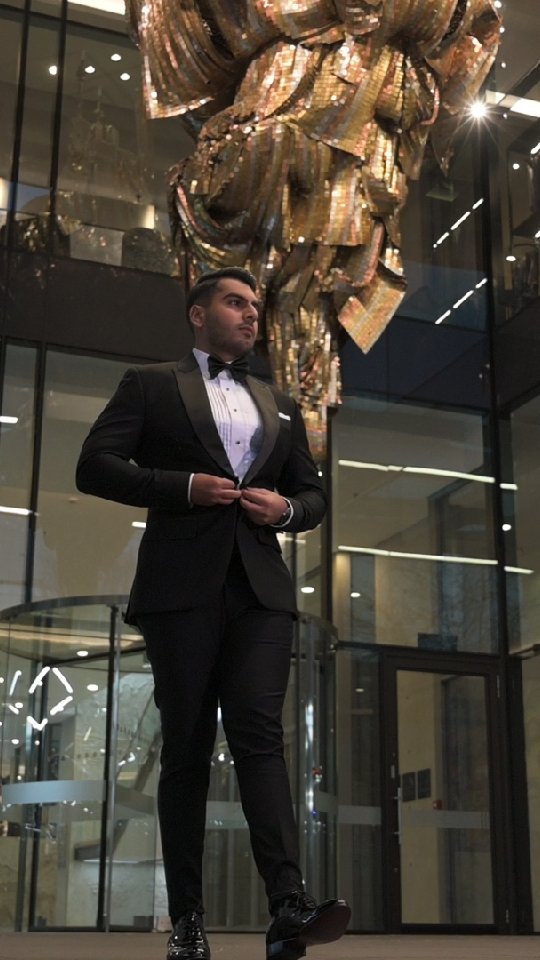 Muhammed Ziyaad & Ayesha
Hair @duchess_of_mane
Makeup: @_imanosman_
Dress: @renatakuzak
Photography: @fari_photography