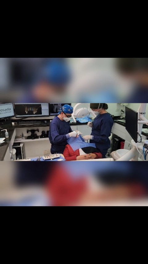 Iniciamos nuestro #añonuevo con uno de los procedimientos que amamos hacer, la colocación de 3 #implantesdentales planeados por computador y colocados de manera guiada. #tecnologia #odontologiadigital
.
.
.
.
.
.
.
.
.
.
.
#implantesdentarios #cirugia #planeacion #guiaquirúrgica #odontologia #rehabilitación #cirujano #implantologia #implantologo #dentaltourismcolombia #missingteeth #top
@parque93