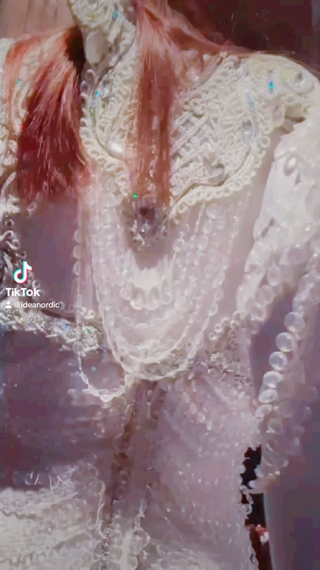 Everyone loves glow sticks! #ideanordic #eventbureau #evententertainment #eventprofs