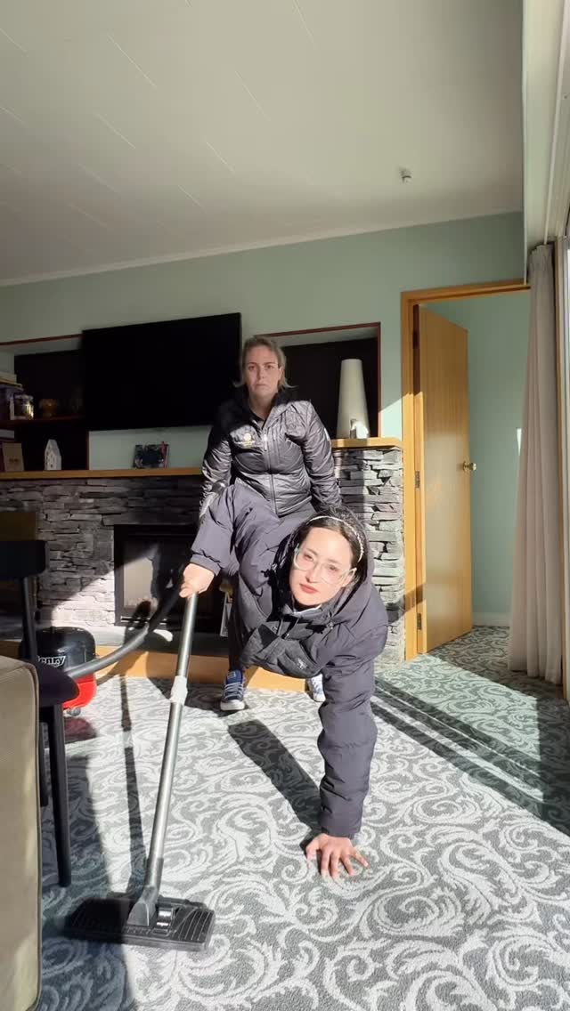 When your boss says not everything is a two person job👯♀️ #arrowtownmotelapartments #arrowtownnz #fyp #officehumor #together #foryoupage #teamwork #2personjob