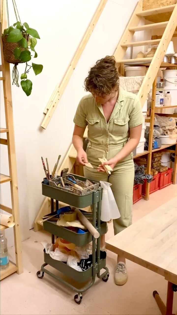 Would you like to know more about the ceramic courses that I organize at my pottery studio? Well, this is how it looks like! ✨
During a 8 week ceramic course we meet up on Monday evenings or Tuesday evenings. Monday evenings are all about throwing on the wheel. We will start with centering clay on the wheel (this is the hard part) and ones you managed that you can try to make cups, bowls, little plates or small vases. And maybe you can even throw some donut shapes on the wheel! 🏺
On Tuesday evenings we combine handbuilding with clay with practicing the basics of throwing on the wheel. Handbuilding with clay is an easy way to quickly build something, and it can be big! Like making a big vase, sculpture or serving plate. And you can also decorate or draw a beautiful illustration on it. 🖌️
Are you interested to know more? Send me a message or email me! ✉️
#ceramics #potterystudio #ceramicclass #wheelthrown #creative #handbuiltceramics #selfmade #slowmade #amsterdammade