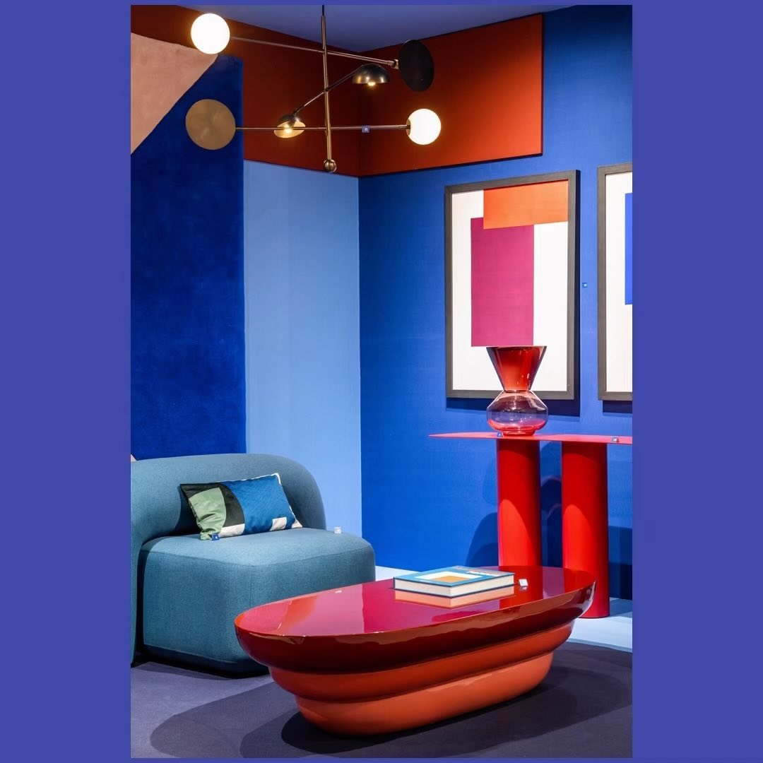 // COLOR POWER //
LAURENCE DU TILLY
En vedette, le mobilier de @laurencedutilly
Console Luna rouge feu ral 3000 scéno Color power "What's new" @elizabeth_leriche
Lampe SOEUR en couverture et Table GIPSY 110 dans le numéro spécial déco de @madamefigarofr
Sujets Madame Figaro réalisés par @florencethielland @vanessazocchetti @gaelleleboulicautpics @cyrillerobin @vanessazocchetti @noemiemimimimi @muriellebachelier_ @emmaeymery
@laurencedougier @nicolas4matheus
#agencerp #madamefigaro #design #decorstagram #interiordesign #savoirfaire #homedecor #design #decorstagram #interiordesign #savoirfaire #homedecor #decoaddict #laurencedutilly #madamefigaro #homata #specialdeco #frenchdesigner #tendancedeco #colorblock #lampe #table #decoaddict #design #vase #bougeoir #designcontemporain #vkbpr
