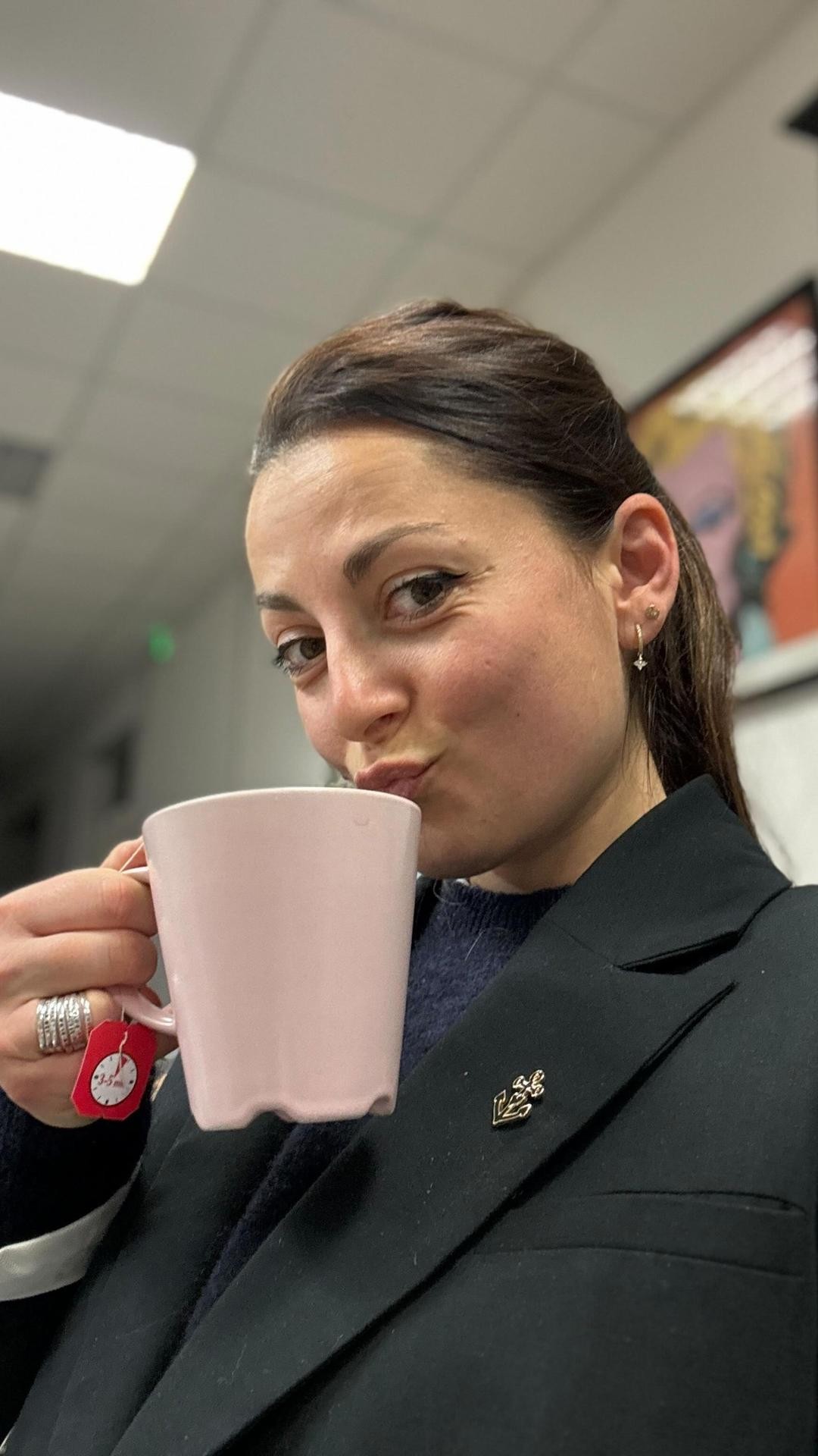 Coucou 🙋🏽♀️ à tous mes folollow et bienvenue aux nouveaux !
Bonne découverte de mon univers et des nouveautés à venir.
#faitmainavecamour #maroquineriefrancaise #cuirveritable #conceptstoreparis #conceptstoredeco #montpellier #savoirfaire #compagnonsdudevoir